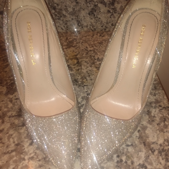 Shoes - Picture 1 of 4